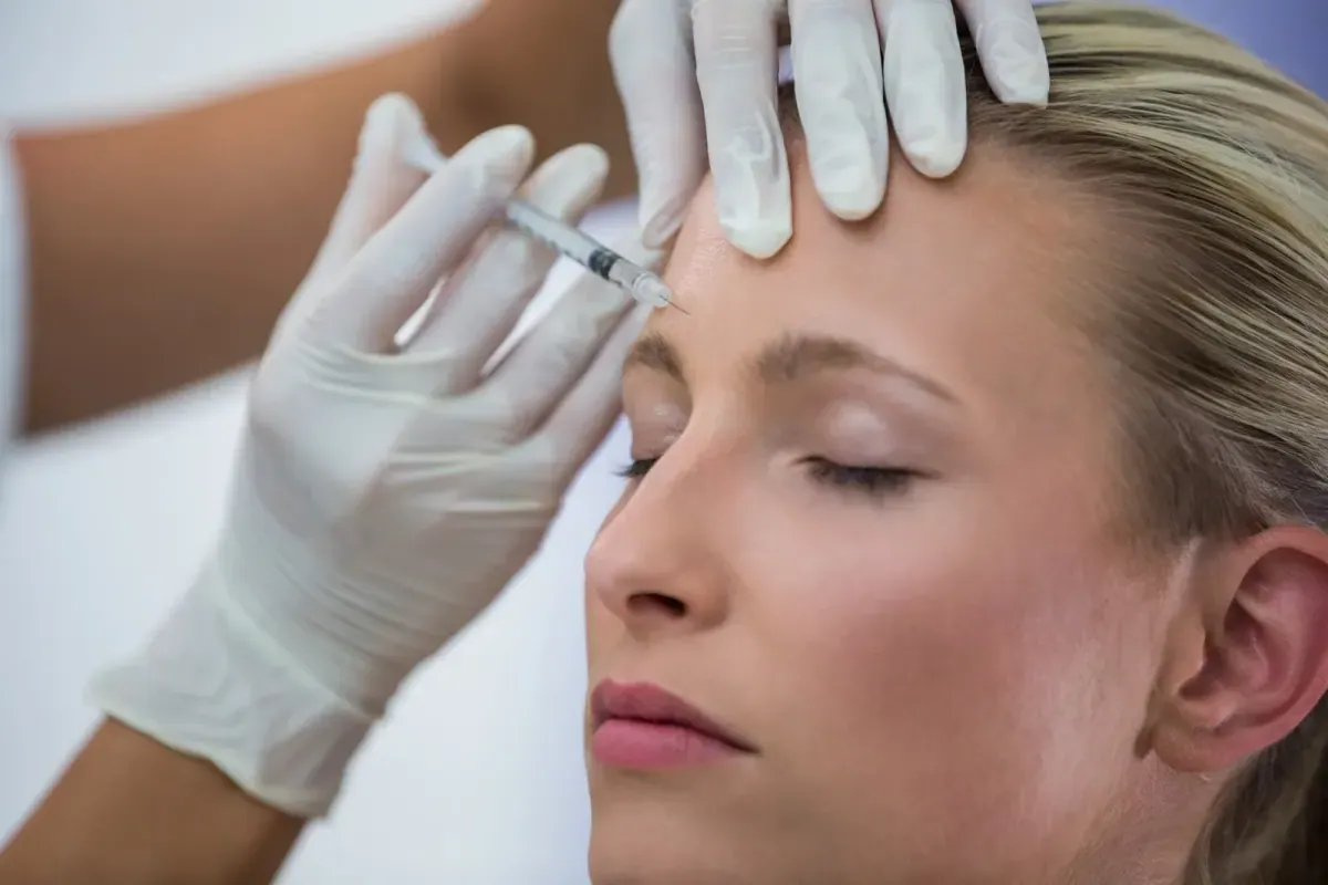 Aplicação de Botox em Joinville Aplicação de toxina botulínica (botox) na Clínica Dra. Simoni Bett, Joinville